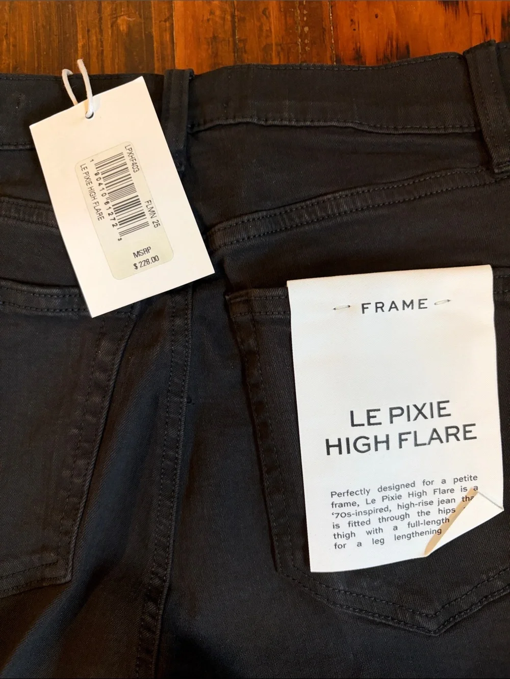 Frame Denim NWT Le Pixie High Rise Flare in Film Noir/Black, 25 x 29